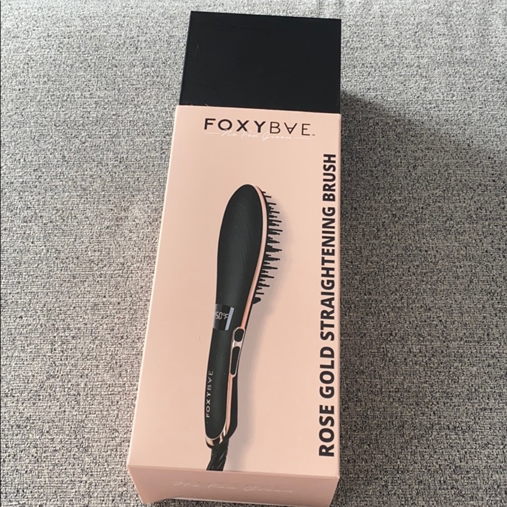 FoxyBae Straightening Brush